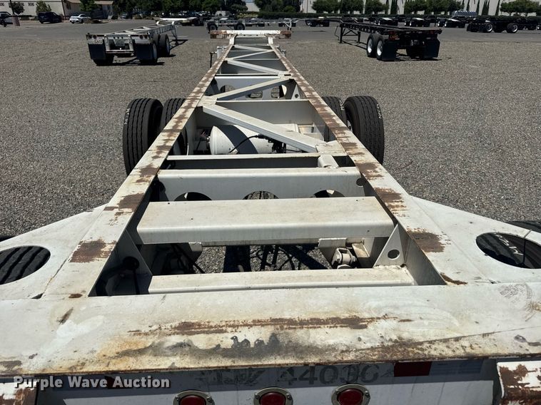 image for item DH8720 2015 Cheetah container trailer