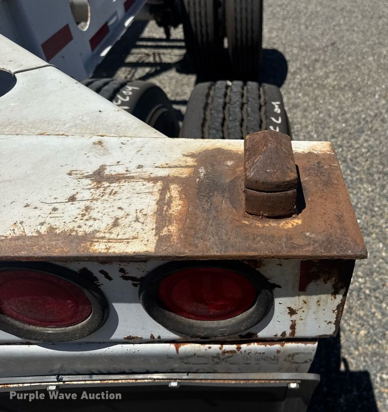 image for item DH8720 2015 Cheetah container trailer