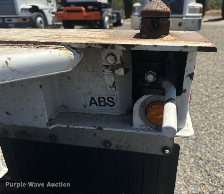 image for item DH8720 2015 Cheetah container trailer