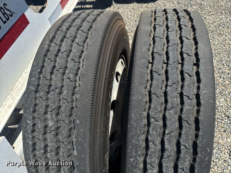 image for item DH8720 2015 Cheetah container trailer