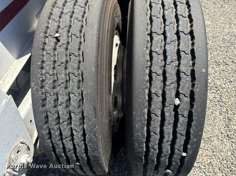 image for item DH8720 2015 Cheetah container trailer