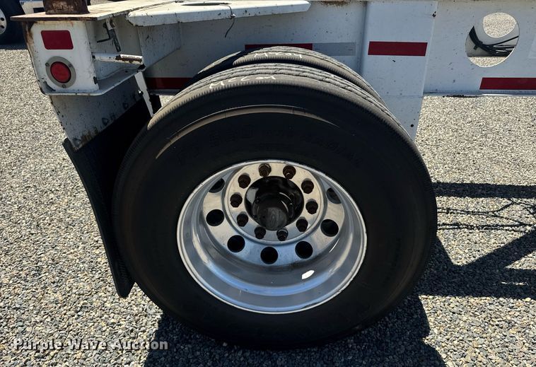 image for item DH8720 2015 Cheetah container trailer