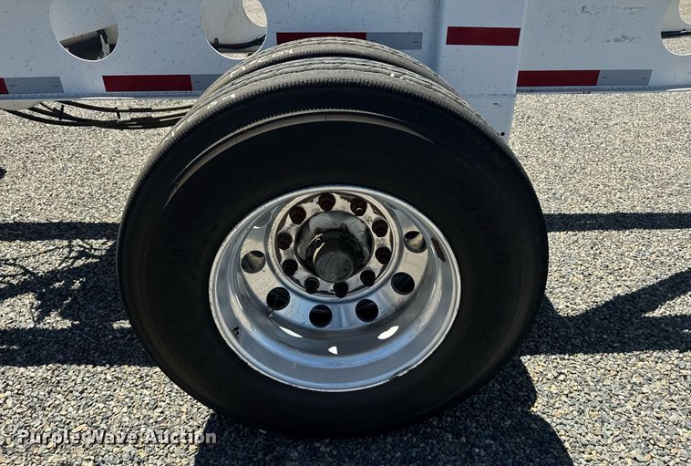 image for item DH8720 2015 Cheetah container trailer