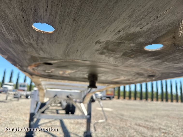 image for item DH8721 2015 Cheetah container trailer