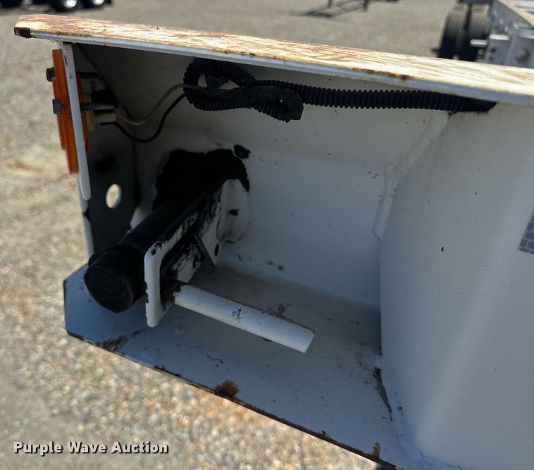 image for item DH8721 2015 Cheetah container trailer