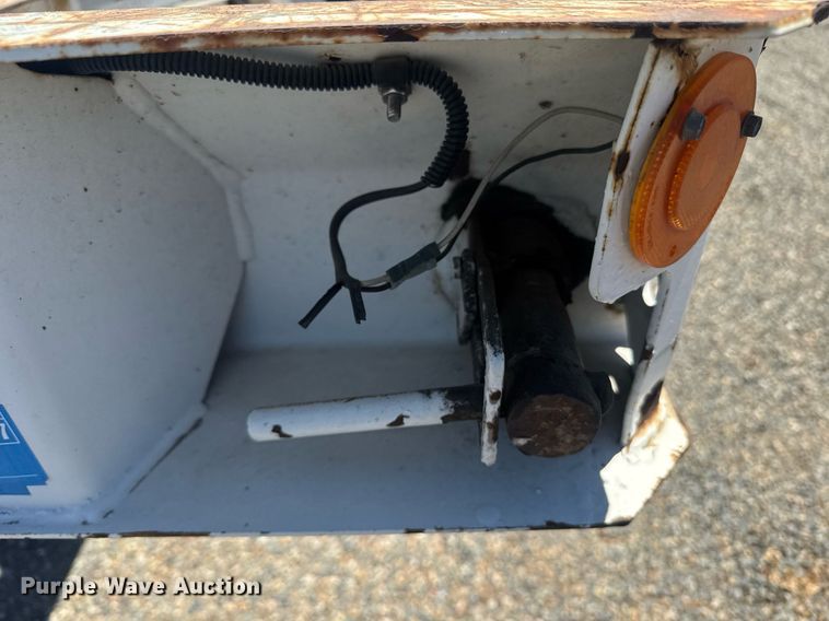 image for item DH8721 2015 Cheetah container trailer