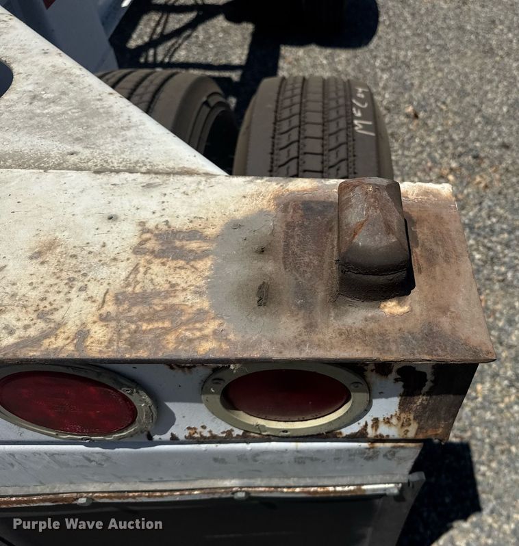 image for item DH8721 2015 Cheetah container trailer