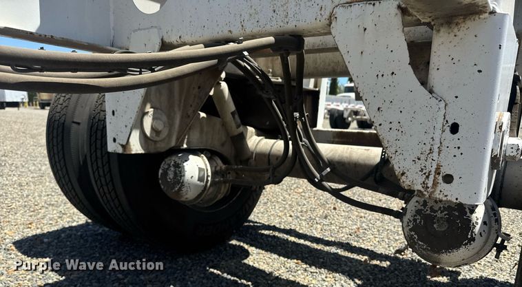 image for item DH8721 2015 Cheetah container trailer