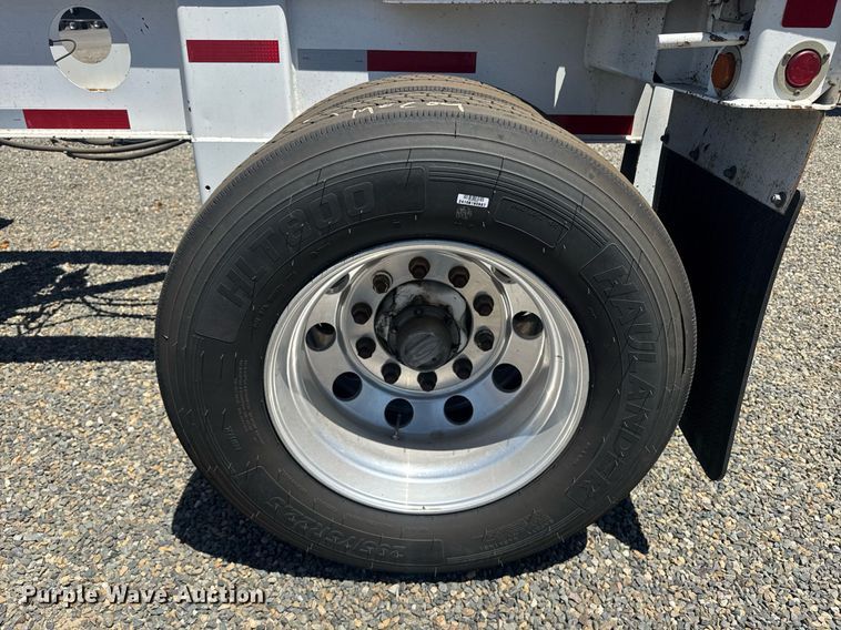 image for item DH8721 2015 Cheetah container trailer