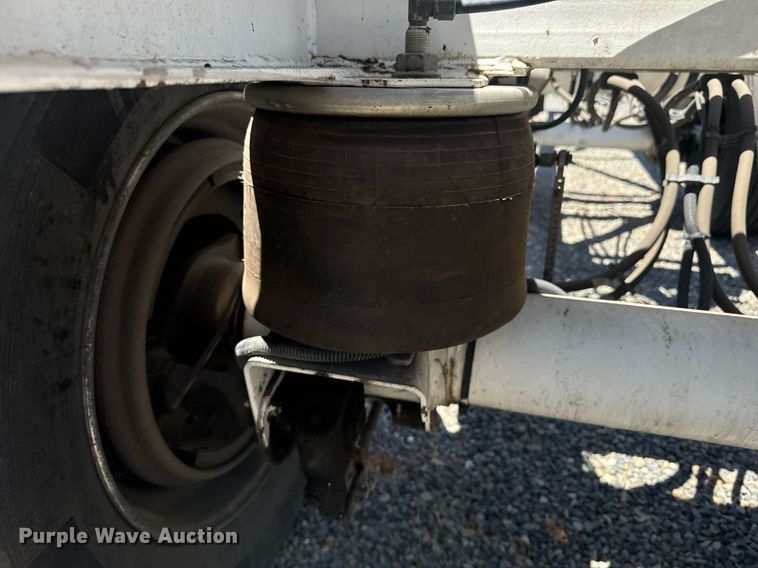 image for item DH8721 2015 Cheetah container trailer