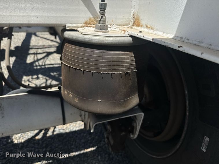 image for item DH8721 2015 Cheetah container trailer