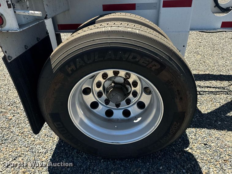 image for item DH8721 2015 Cheetah container trailer