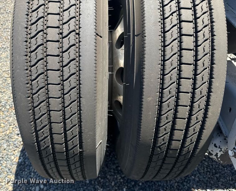 image for item DH8721 2015 Cheetah container trailer