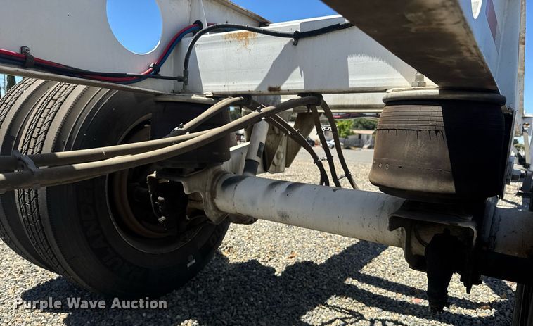 image for item DH8721 2015 Cheetah container trailer