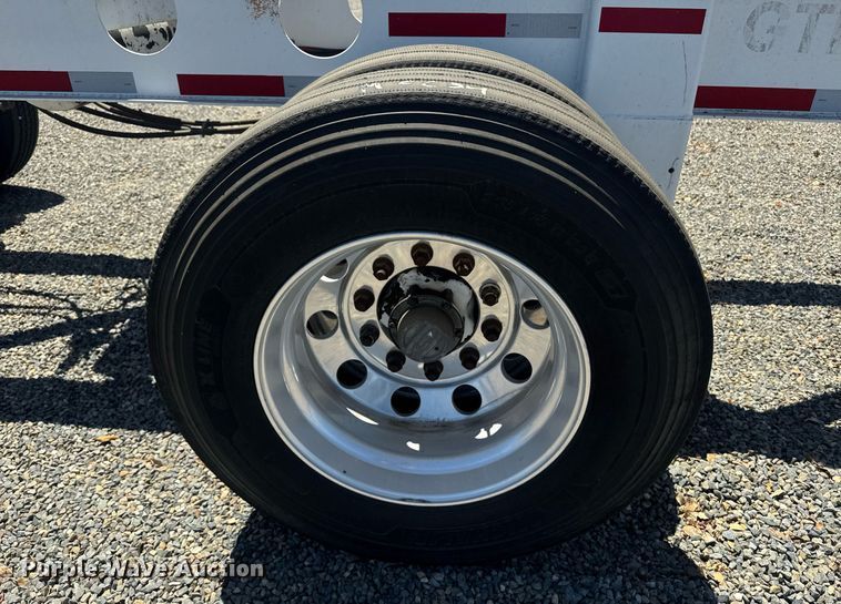 image for item DH8721 2015 Cheetah container trailer