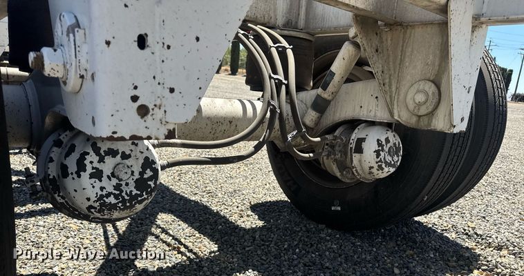 image for item DH8721 2015 Cheetah container trailer