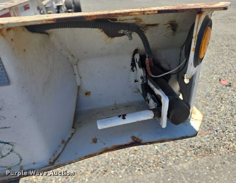 image for item DH8722 2015 Cheetah FB container trailer