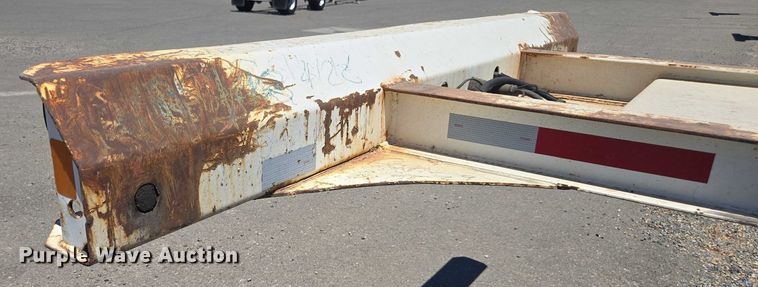 image for item DH8722 2015 Cheetah FB container trailer