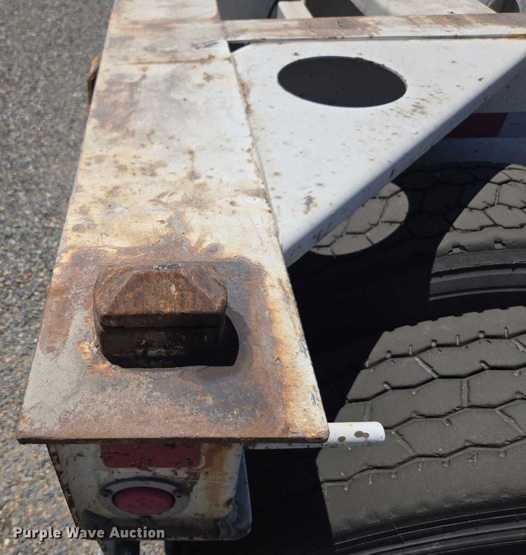 image for item DH8722 2015 Cheetah FB container trailer