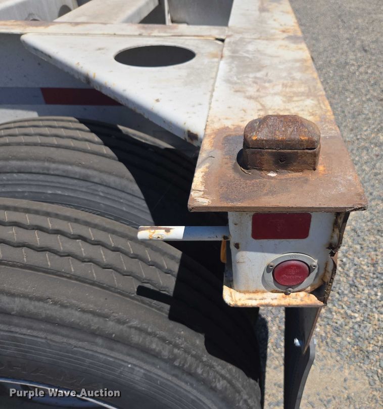 image for item DH8722 2015 Cheetah FB container trailer