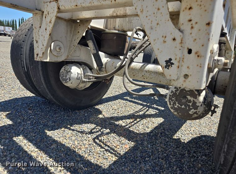 image for item DH8722 2015 Cheetah FB container trailer