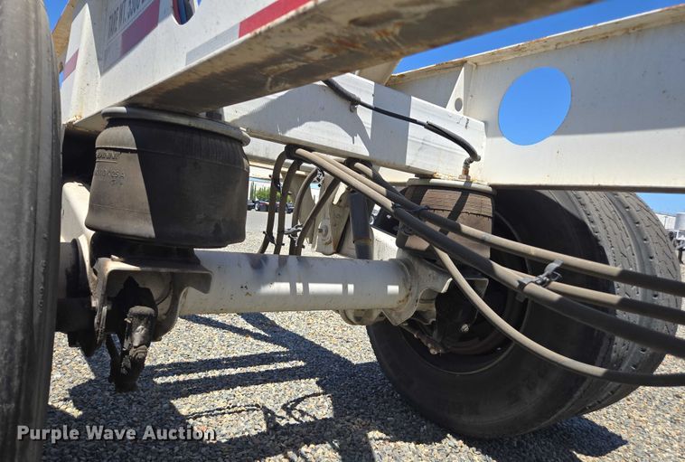 image for item DH8722 2015 Cheetah FB container trailer