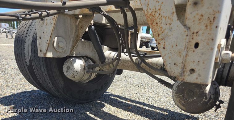 image for item DH8722 2015 Cheetah FB container trailer