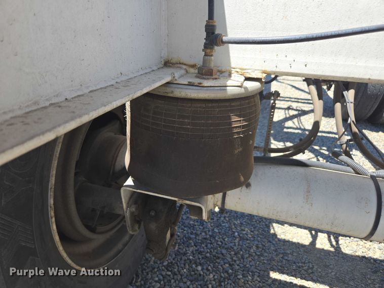 image for item DH8722 2015 Cheetah FB container trailer