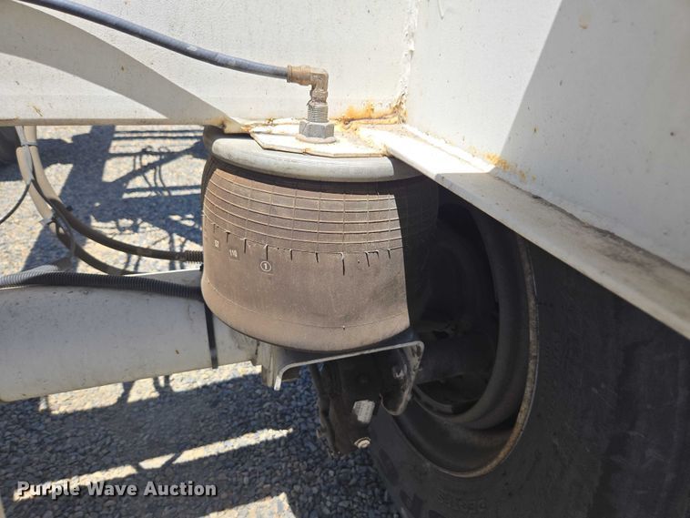 image for item DH8722 2015 Cheetah FB container trailer