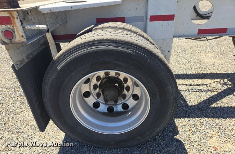 image for item DH8722 2015 Cheetah FB container trailer