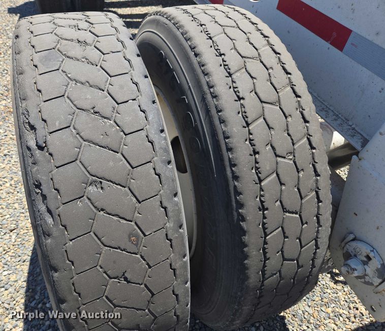 image for item DH8722 2015 Cheetah FB container trailer