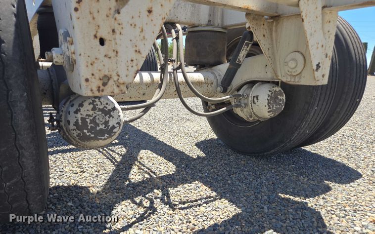 image for item DH8722 2015 Cheetah FB container trailer