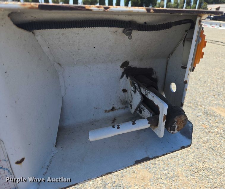 image for item DH8724 2015 Cheetah FB container trailer