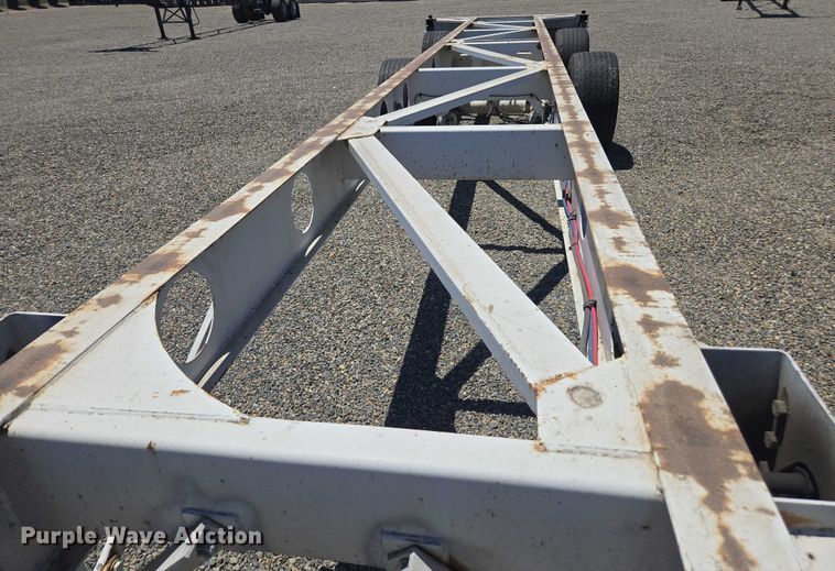 image for item DH8724 2015 Cheetah FB container trailer