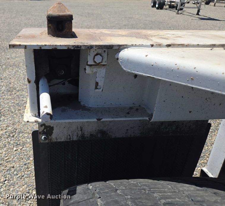 image for item DH8724 2015 Cheetah FB container trailer