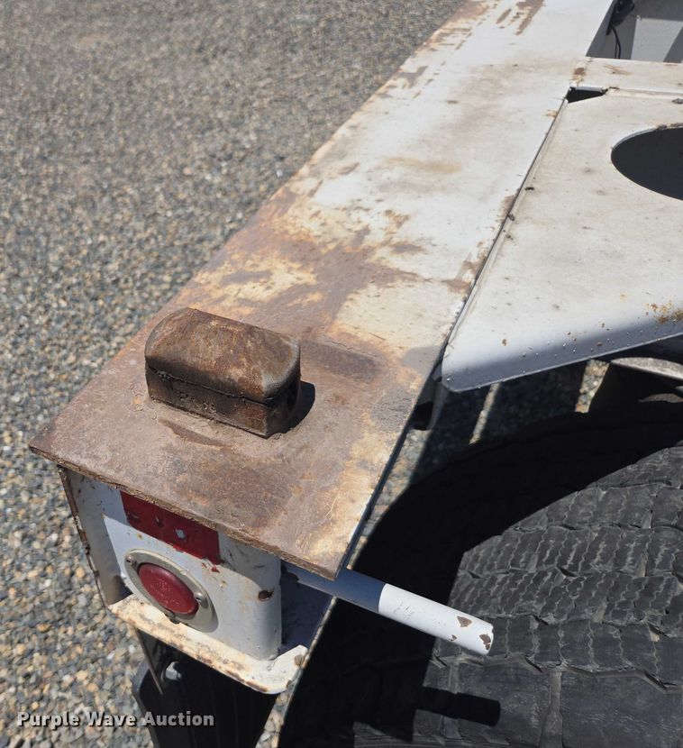 image for item DH8724 2015 Cheetah FB container trailer