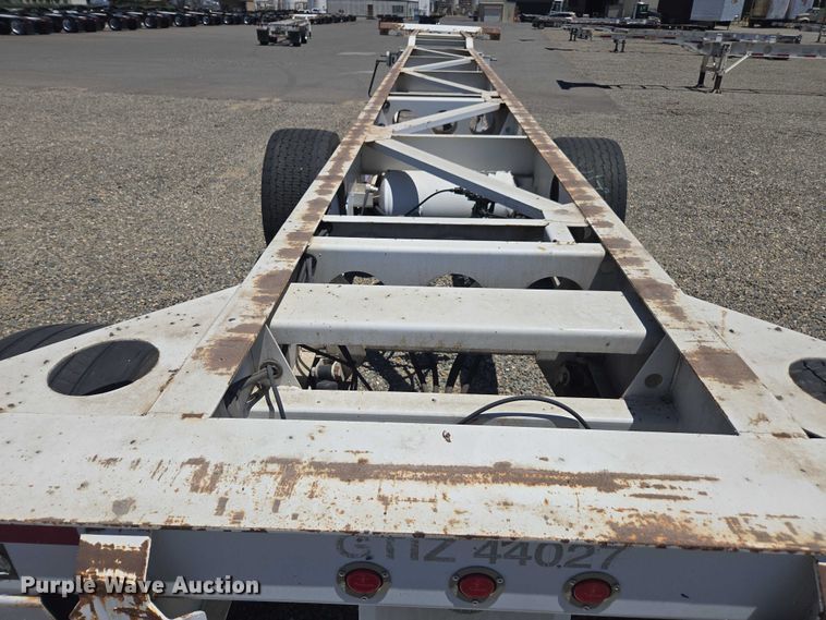 image for item DH8724 2015 Cheetah FB container trailer