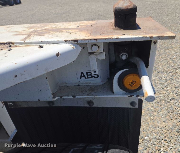 image for item DH8724 2015 Cheetah FB container trailer