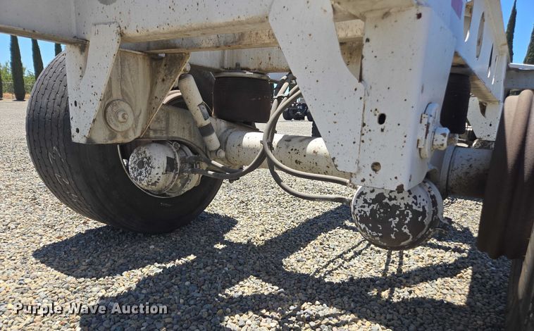 image for item DH8724 2015 Cheetah FB container trailer