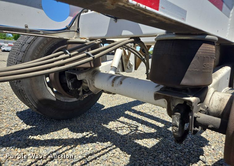 image for item DH8724 2015 Cheetah FB container trailer