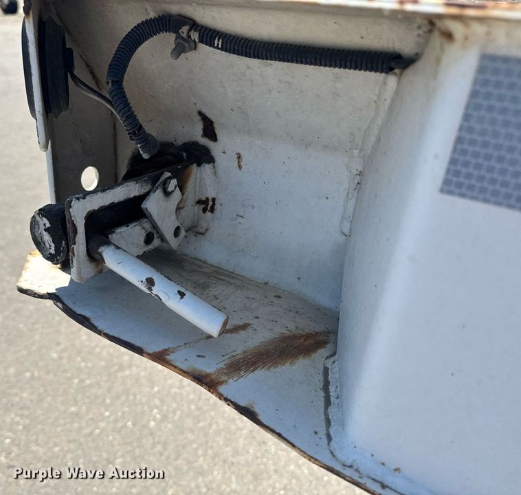 image for item DH8725 2015 Cheetah FB container trailer