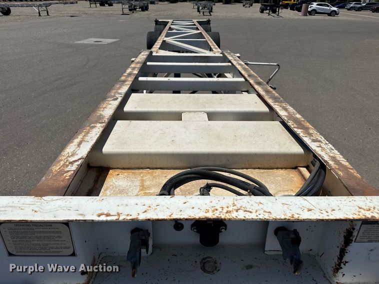 image for item DH8725 2015 Cheetah FB container trailer