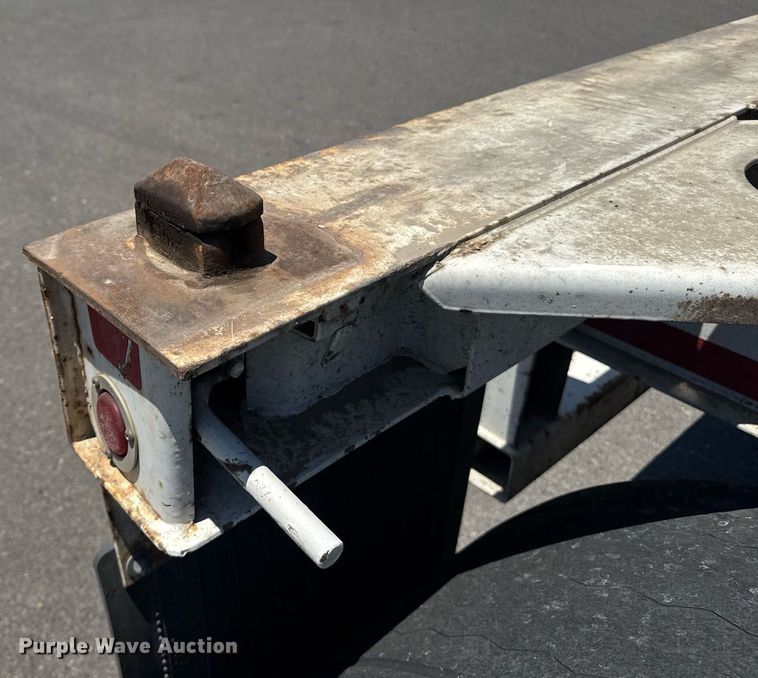 image for item DH8725 2015 Cheetah FB container trailer