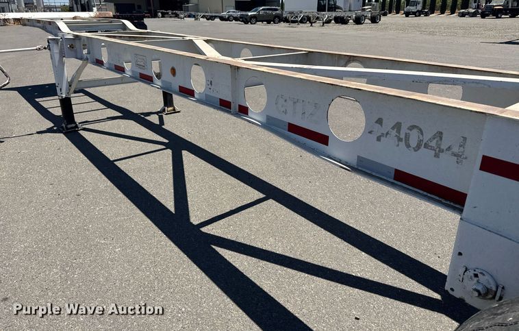 image for item DH8725 2015 Cheetah FB container trailer