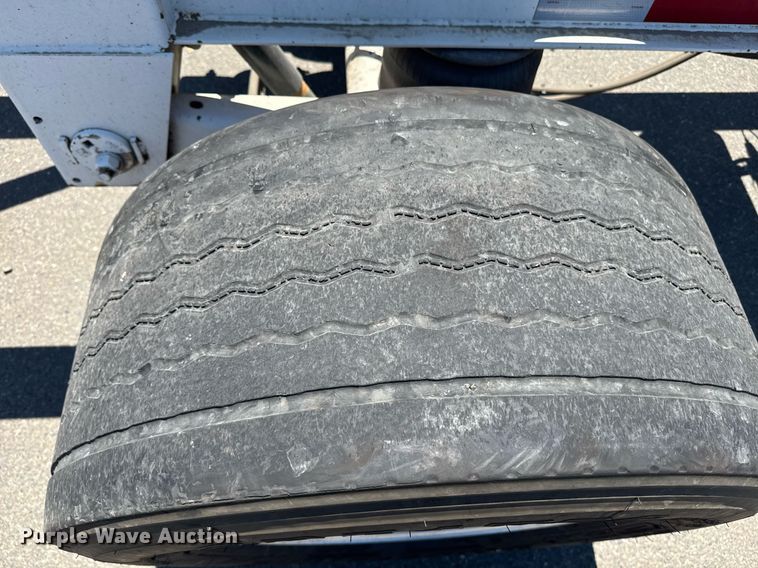 image for item DH8725 2015 Cheetah FB container trailer