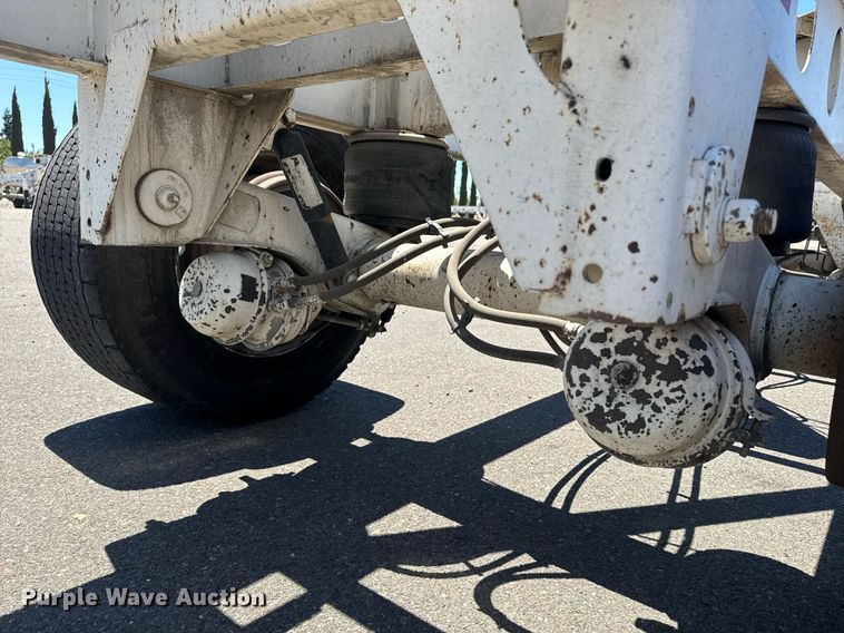 image for item DH8725 2015 Cheetah FB container trailer