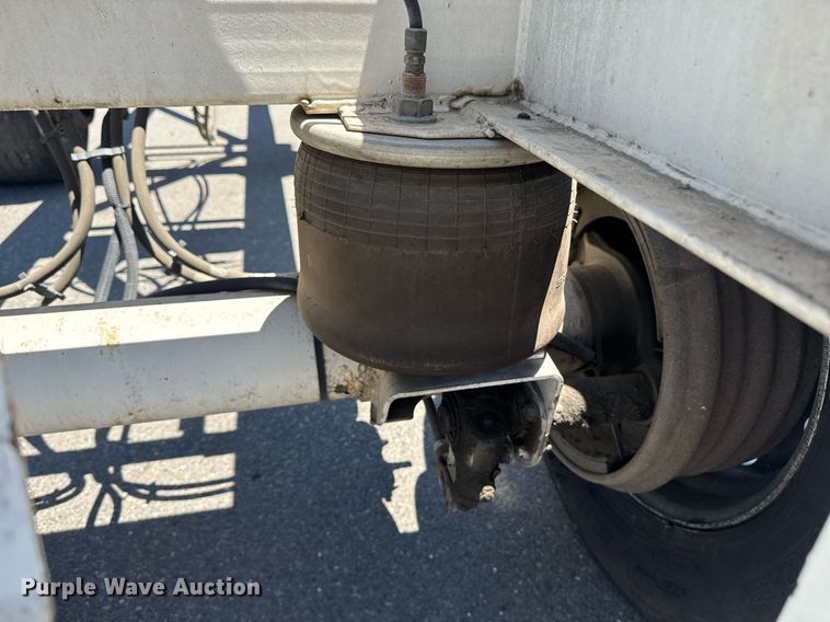 image for item DH8725 2015 Cheetah FB container trailer