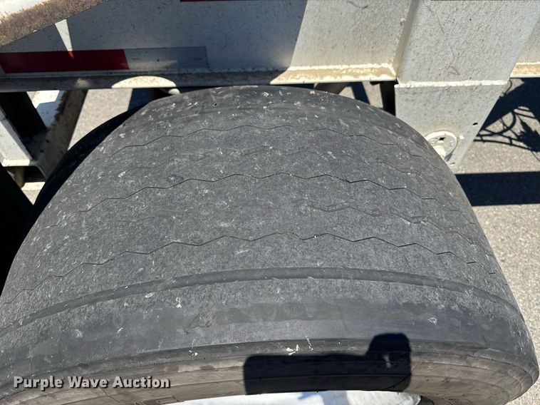 image for item DH8725 2015 Cheetah FB container trailer