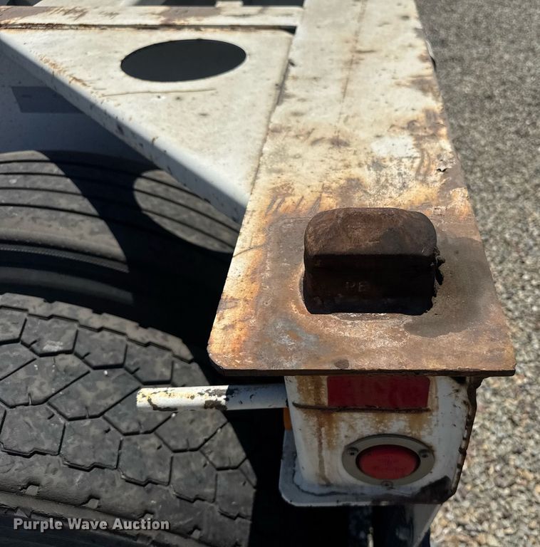 image for item DH8726 2016 Cheetah container trailer