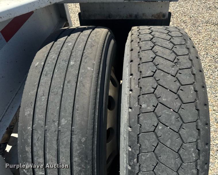 image for item DH8726 2016 Cheetah container trailer